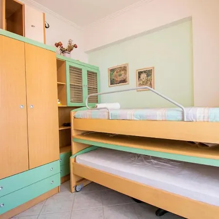 Isthmus Luxury Apartment