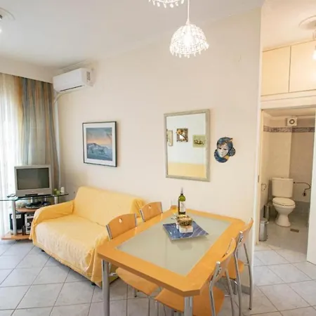 Isthmus Luxury Apartment *