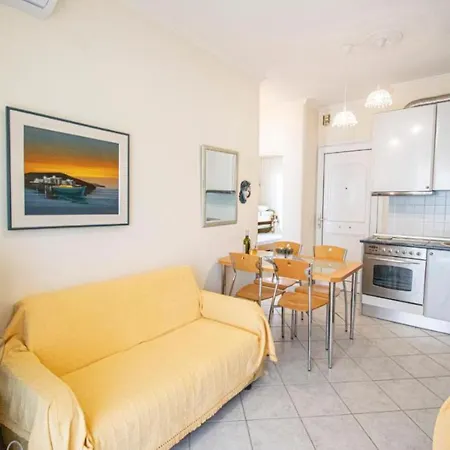 Isthmus Luxury Apartment *