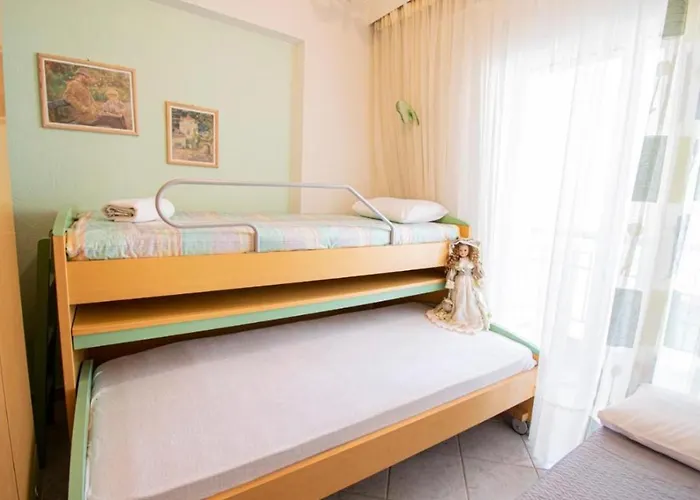 Isthmus Luxury * Nea Poteidaia